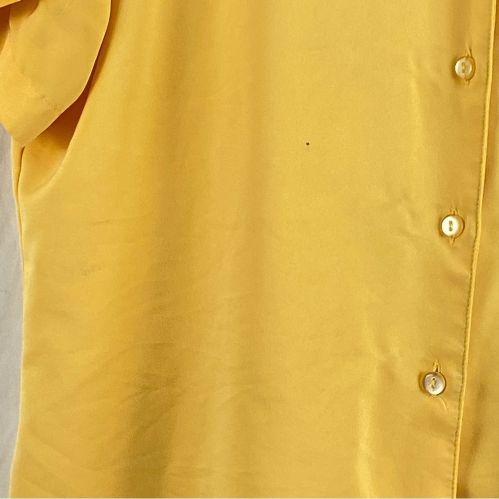 Notations Clothing Co Women's Yellow Button-Up Short Sleeve Top Size Medium - Picture 5 of 16